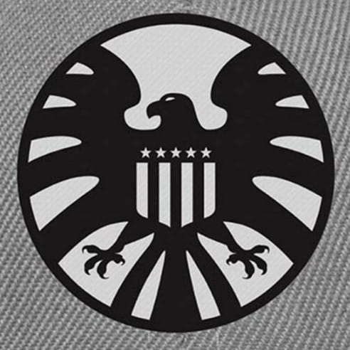 bejsbolowka-Marvel-Shield-logo-3.jpg