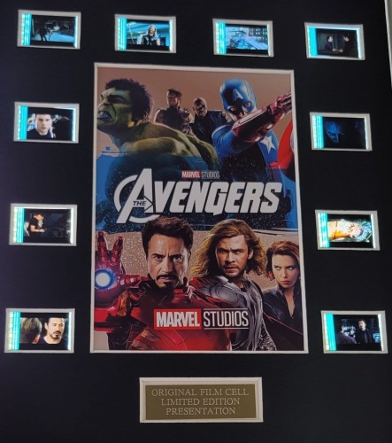 ramka-z-kliszami-filmowymi-Marvel-Avengers-1.jpg