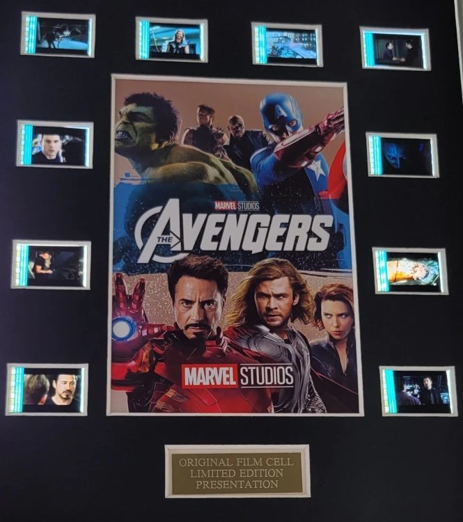 ramka-z-kliszami-filmowymi-Marvel-Avengers-1.jpg