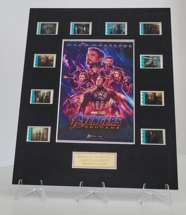 ramka-z-kliszami-filmowymi-Marvel-Avengers-End-Game-1.jpg