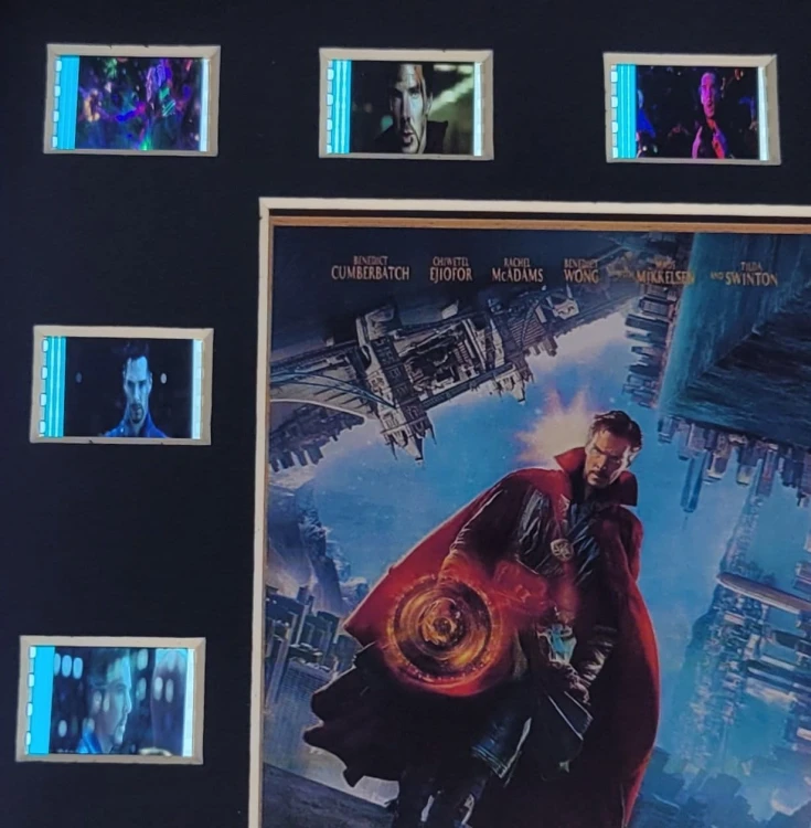 ramka-z-kliszami-filmowymi-Marvel-Doctor-Strange-2.jpg