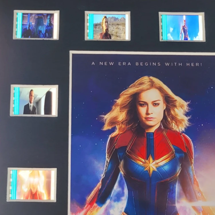 ramka-z-kliszami-filmowymi-Captain-Marvel-2.jpg