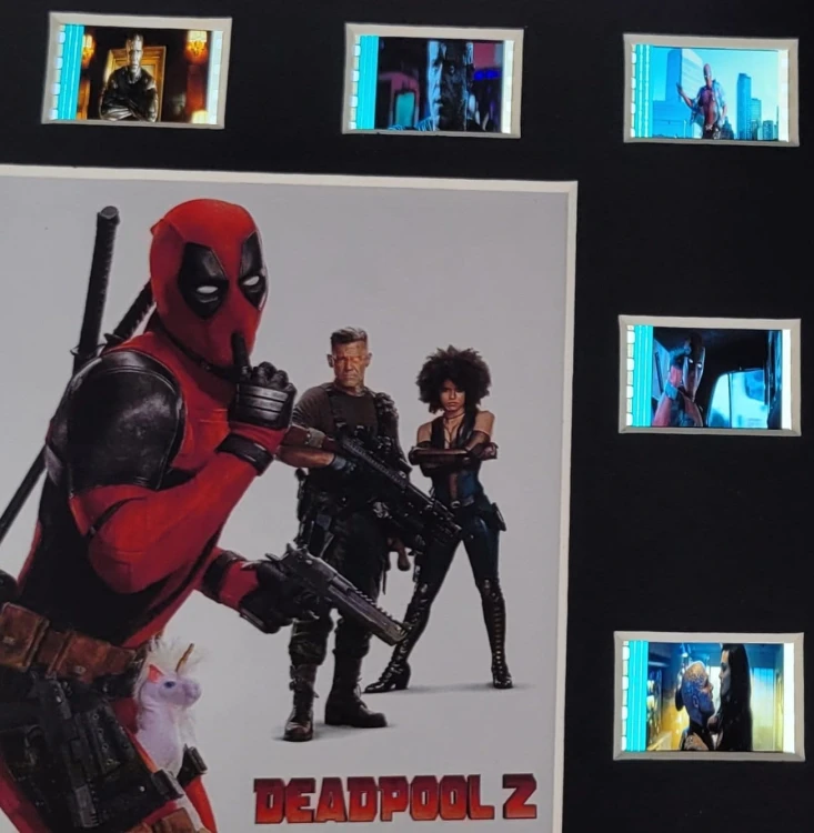 ramka-z-kliszami-filmowymi-Deadpool-2-Marvel-2.jpg