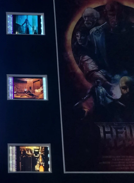 ramka-z-kliszami-filmowymi-Hellboy-Marvel-4.jpg