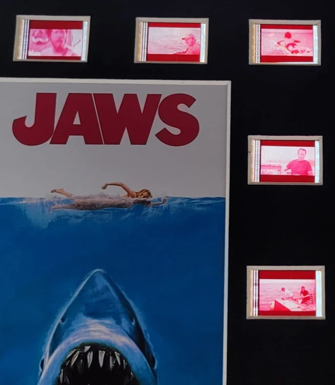 ramka-z-kliszami-filmowymi-Szczeki-Jaws-2.jpg